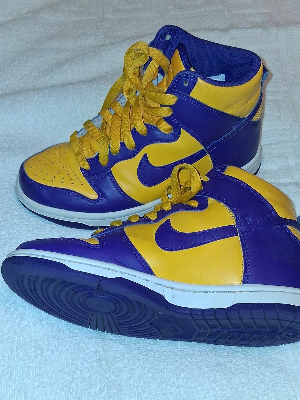 Nike Kids High-Top Sneakers in Purple and Yellow